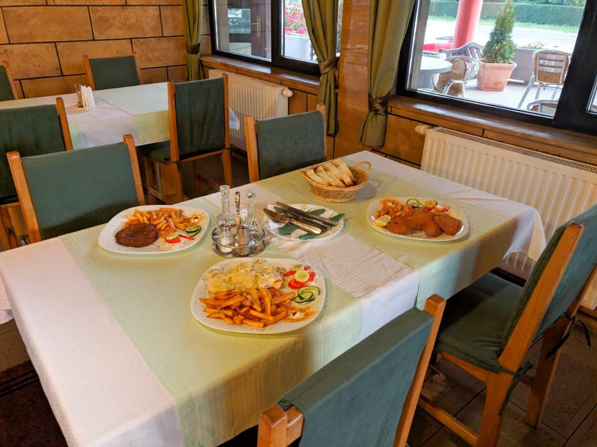 Motel Stecak Jajce Bagian luar foto